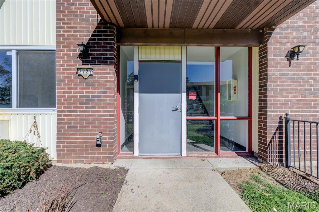 Hazelcrest Condo - Residential