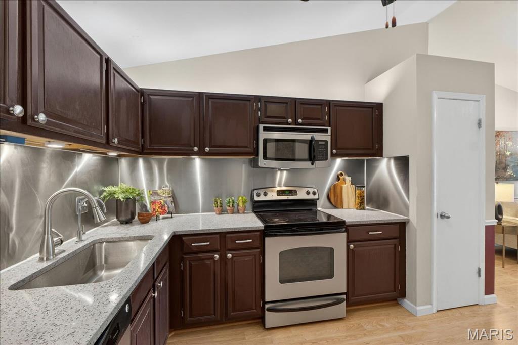 Creve Coeur Crossing Condo - Residential