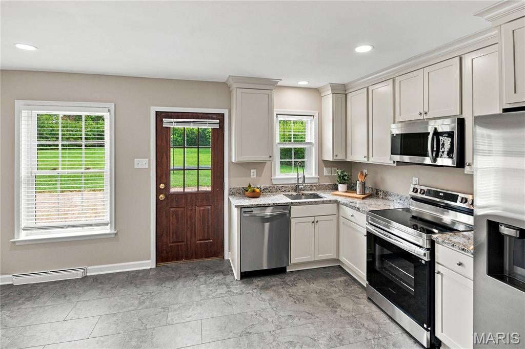 Williamsburg 01 - Residential Lease