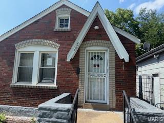 Investor special in Euclid Heights Addition! This 1-bedroom, 1-bath single-family home offers 760 square feet of potential and is perfect for a full rehab. Featuring a fenced front and back yard, street parking, and a prime location just minutes from the highway, this property is ideal for investors looking for their next project. Home is not move-in ready and will require significant renovations. Occupancy inspection is needed. Cash or hard money buyers only. Don’t miss this opportunity to transform a diamond in the rough!
