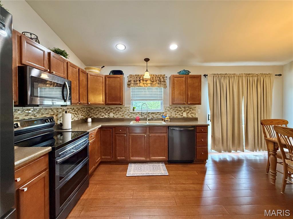 Twin Pines - Residential