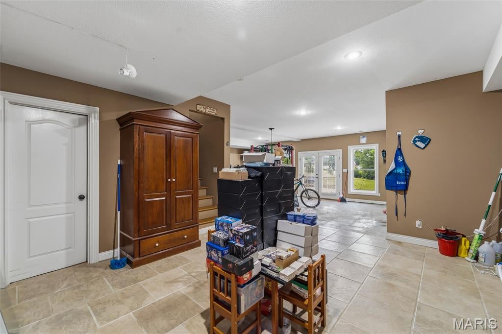 J&J Estate - Residential