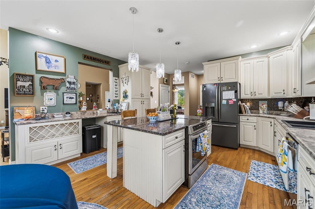 J&J Estate - Residential