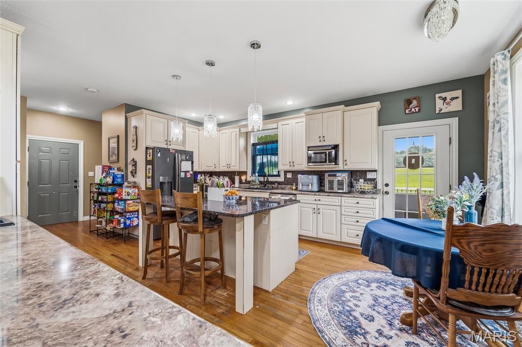 J&J Estate - Residential