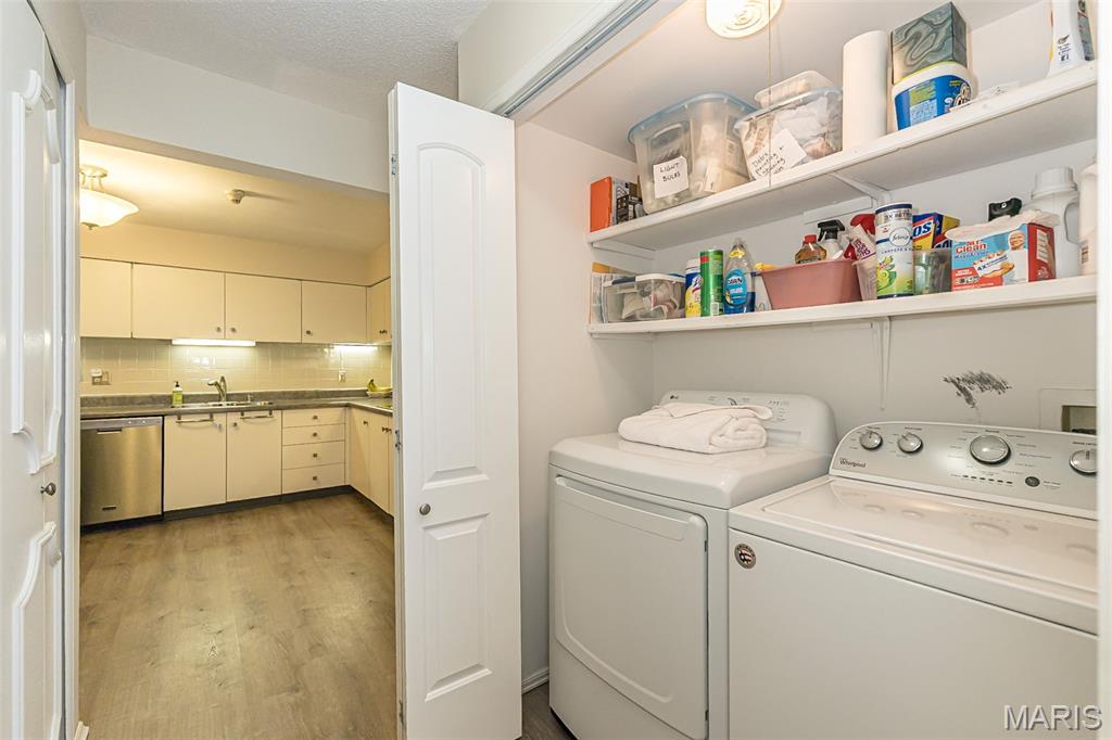 Coeur De Royale Condo Ph 4 Bldg - Residential
