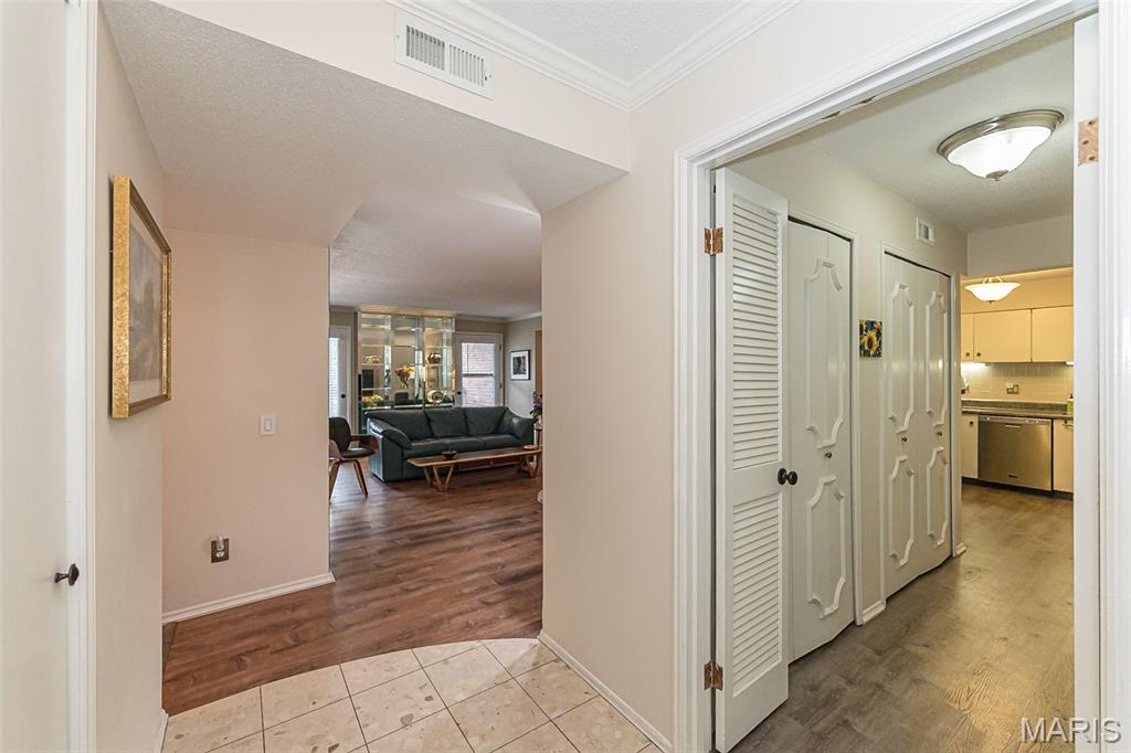 Coeur De Royale Condo Ph 4 Bldg - Residential