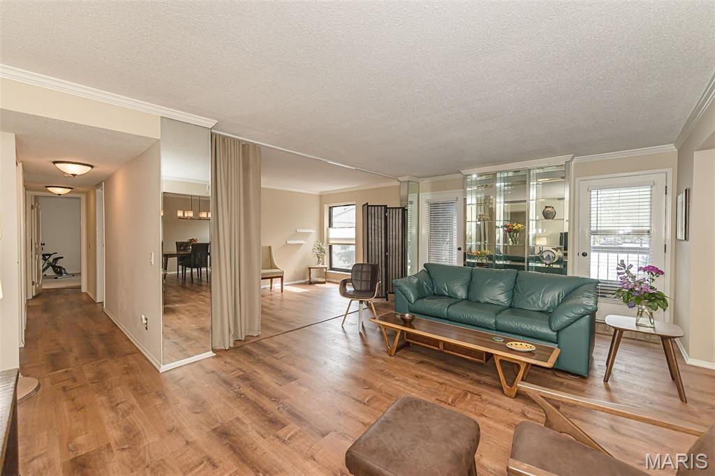Coeur De Royale Condo Ph 4 Bldg - Residential