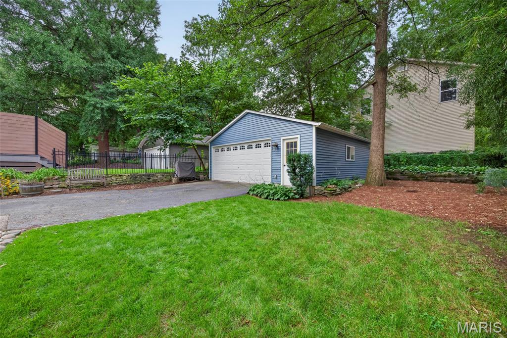 Tuxedo Park - Residential