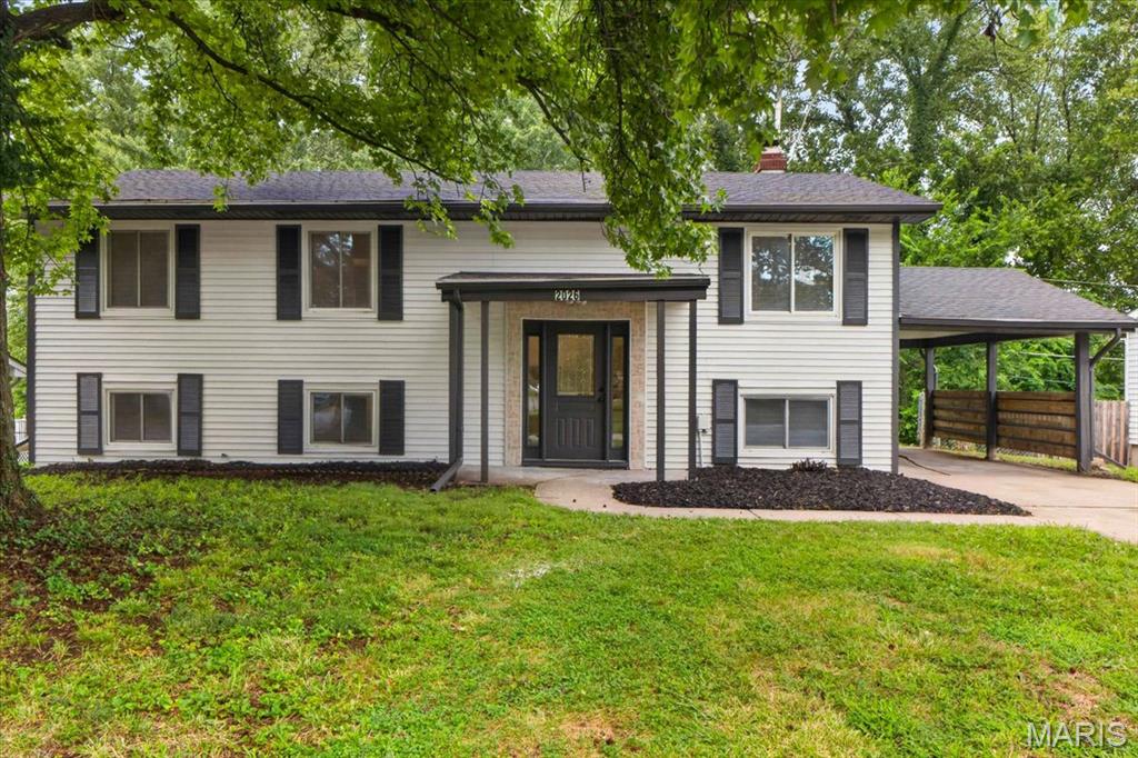 Brand New Roof, Brand New HVAC and Brand New water heater. Come see this fully renovated house with ample space. Three bedrooms on the main level and 3 additional bedrooms downstairs. It has two living rooms and a dining room. Large deck off the kitchen with backyard access.  Conveniently located near great schools and everyday amenities in this Saint Charles neighborhood. Move-in ready and a must-see!