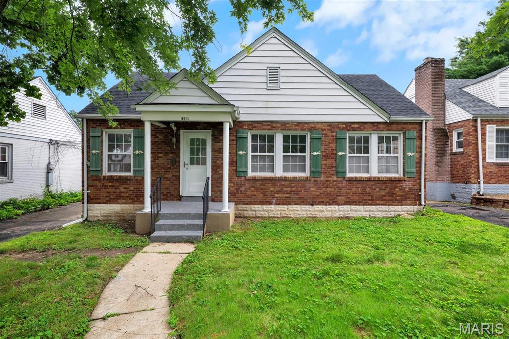Charming all-brick home offering 2 bedrooms, 1 full bath, and timeless curb appeal! Step inside to find a comfortable layout with plenty of natural light and a full basement, providing abundant storage or the opportunity to create additional living space. Outside, enjoy a spacious backyard perfect for entertaining, gardening, or relaxing. Conveniently located near shopping, dining, parks, and major highways, this home is an excellent opportunity don't miss your chance to make this charming property your own!