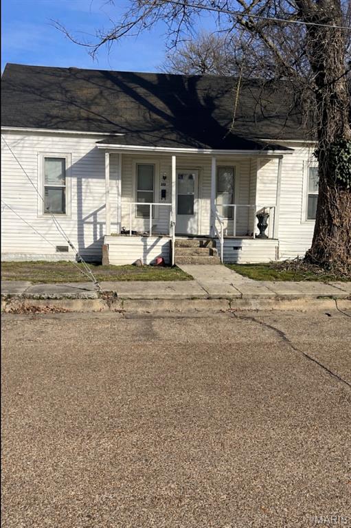 This home features three bedrooms and one full bathroom. It is located close to downtown area, so grocery stores, schools and churches are easily available. It has been updated to meet city codes and is currently being used as a rental property. The current renter would like to stay in the home and rent from the new owner. This would be a great place for downsizing or as an investment property. Let's go look today!