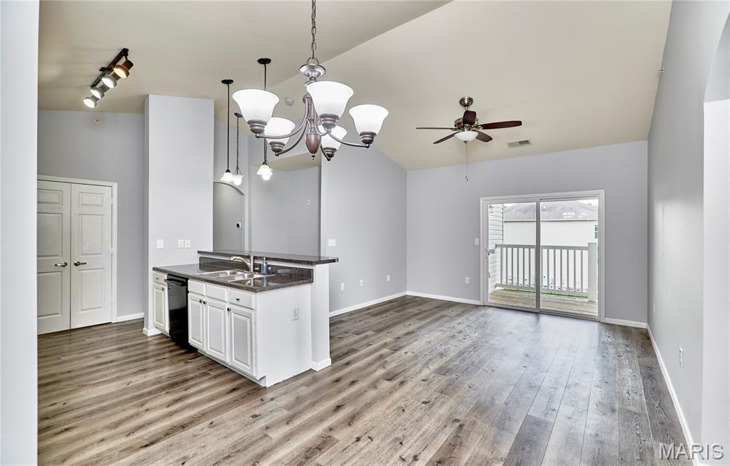 Bridgewater Cove A Condo 6th - Residential