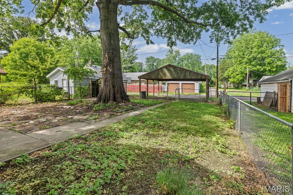 Twelve Oaks - Residential