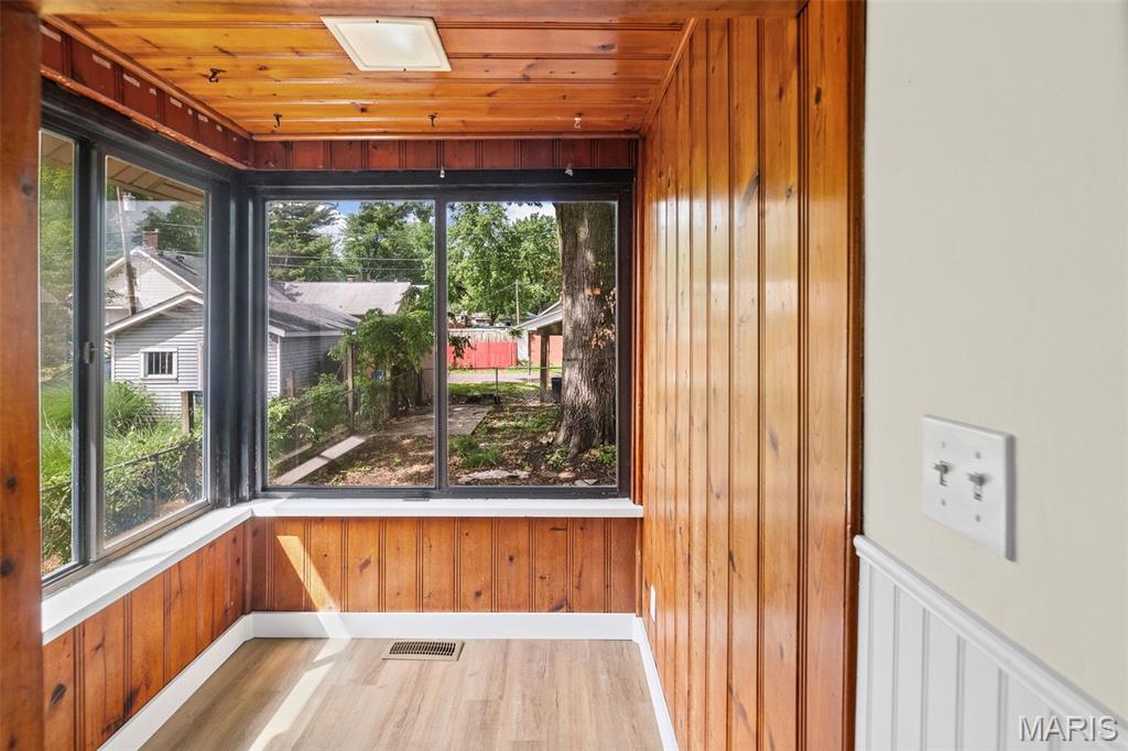 Twelve Oaks - Residential