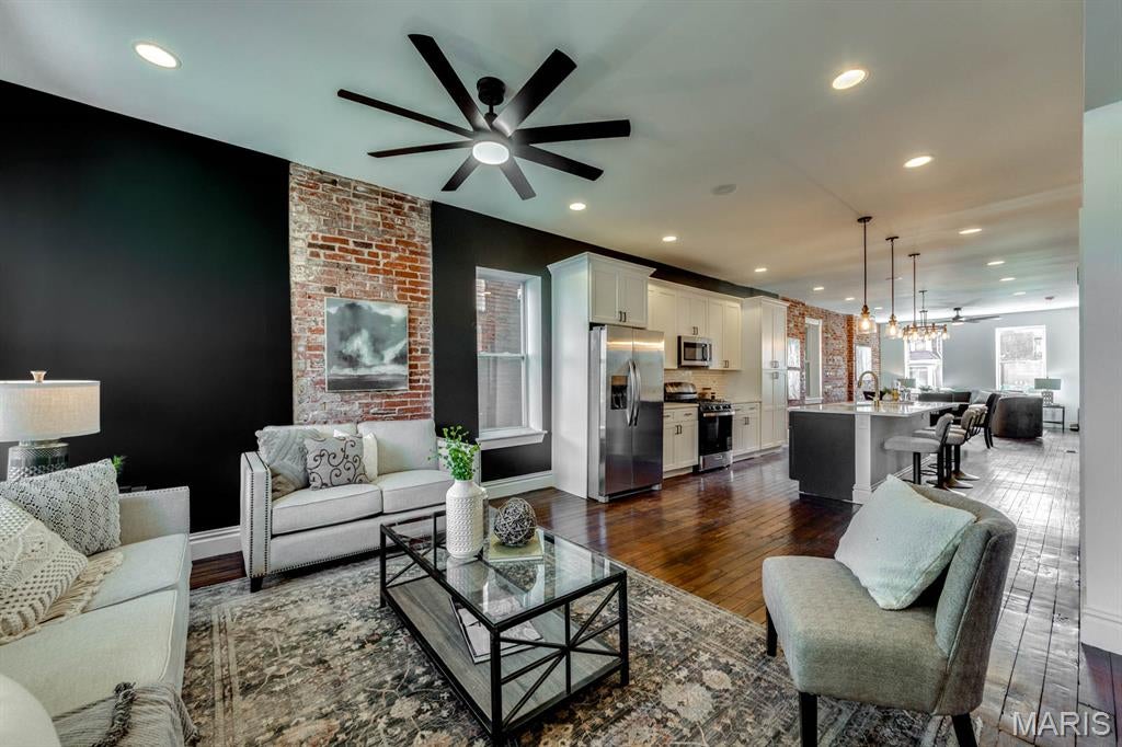 St Louis Commons Add - Residential