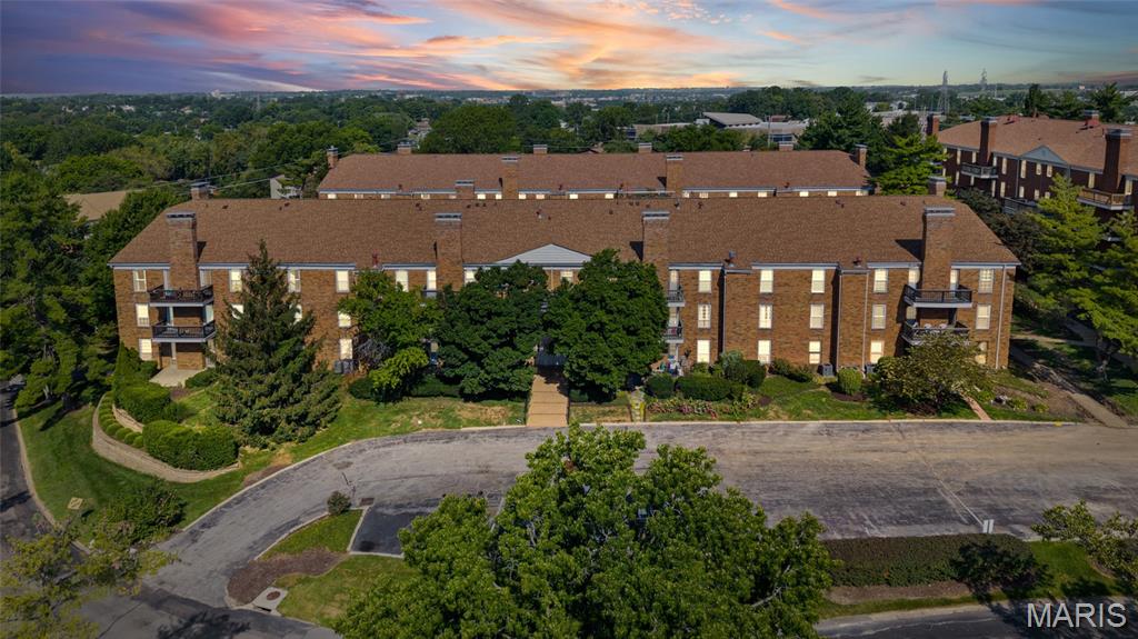 Manor Condo At Oxford Hill The - Residential