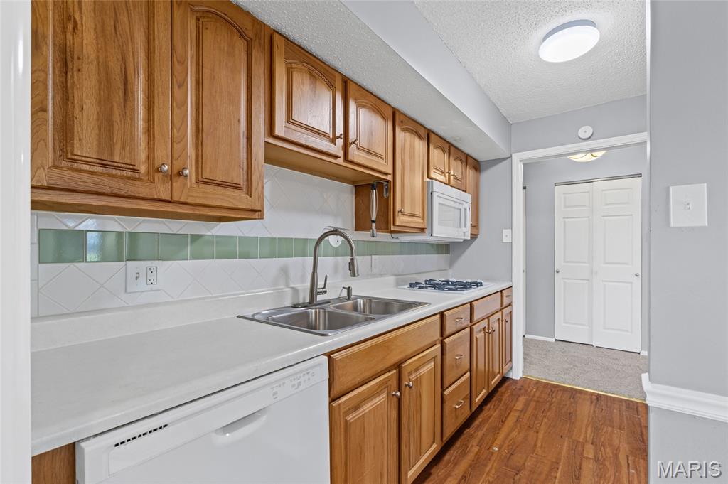 Manor Condo At Oxford Hill The - Residential