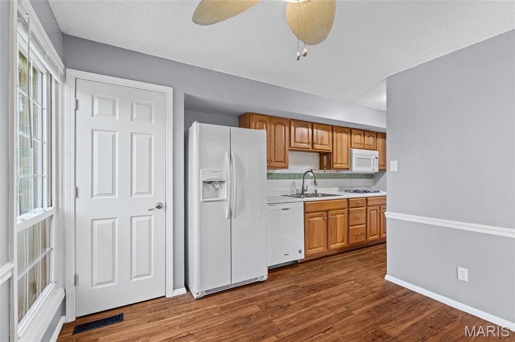 Manor Condo At Oxford Hill The - Residential