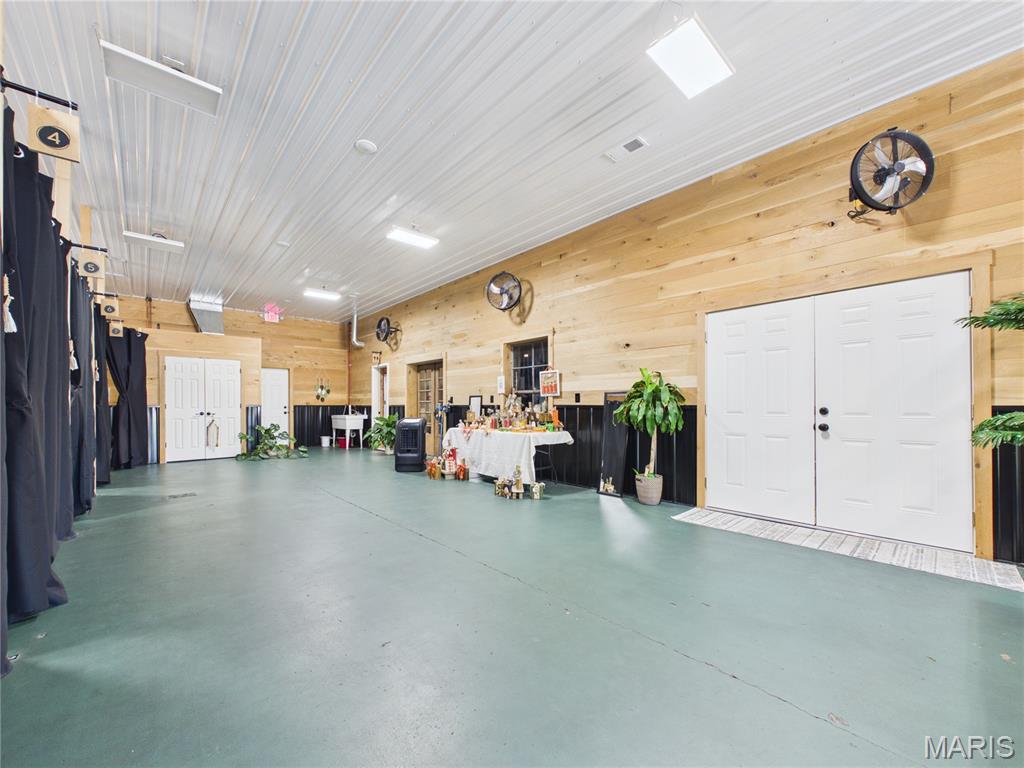 none - Commercial Sale
