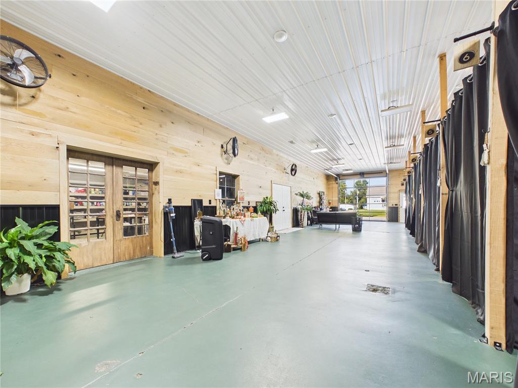 none - Commercial Sale