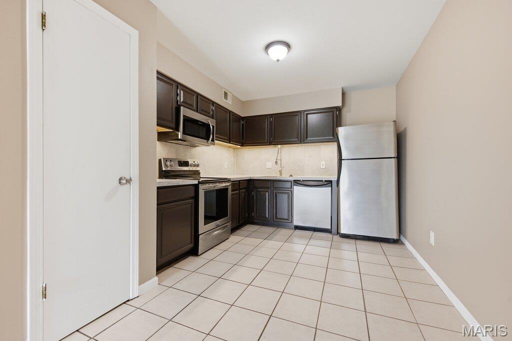 Creve Coeur Crossing Condo - Residential