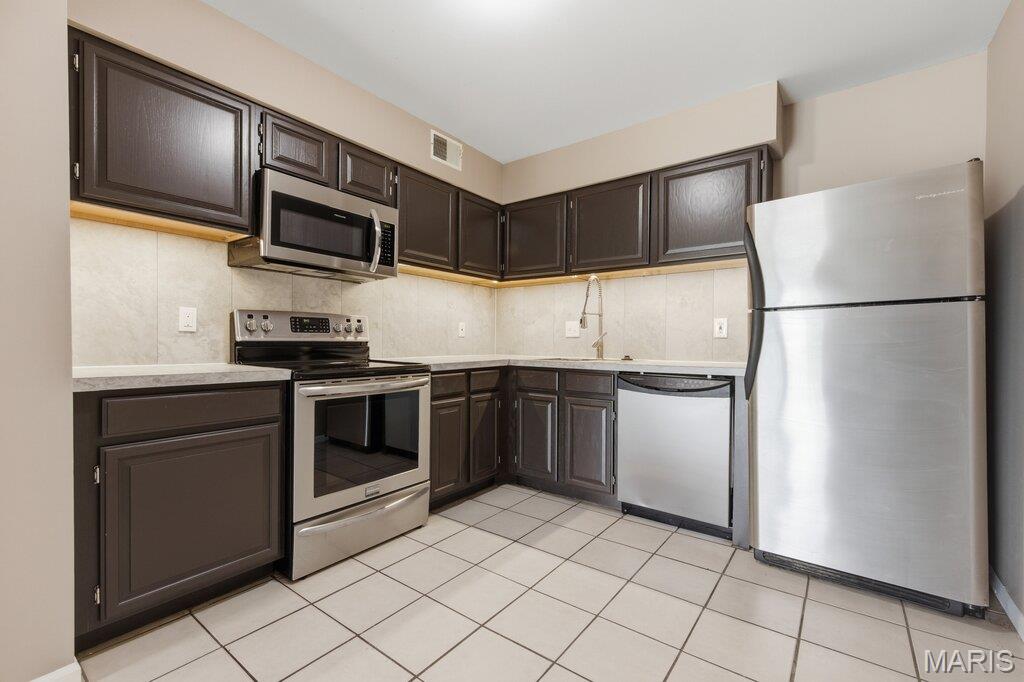 Creve Coeur Crossing Condo - Residential