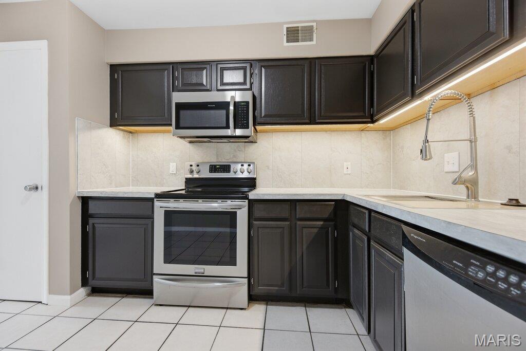 Creve Coeur Crossing Condo - Residential