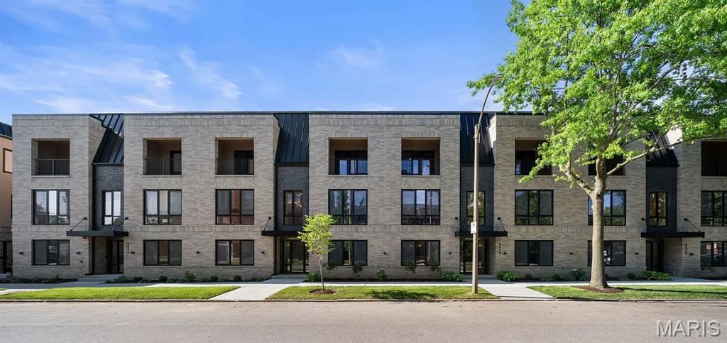BRAND-NEW RESIDENCES IN THE HEART OF THE GROVE

Be the first to live at The Square on Tower Grove, a newly completed collection of oversized one-bedroom residences and expansive two- and three-bedroom townhome residences. The available residences offer modern design, generous private living space, and a highly walkable location near some of St. Louis’ most important employment, medical, educational, and recreational destinations.

The Square’s distinctive two-story townhome residences offer approximately 1,780 to 1,938 square feet—substantially more space than conventional two- and three-bedroom rentals. Townhome layouts feature 2.5 bathrooms, dedicated office or flex areas, spacious en-suite bedrooms, large walk-in closets with organizers, and private covered outdoor spaces. The separation between living and sleeping levels provides added privacy and the feel of a private home.

Every residence is designed around an open, light-filled living environment. Modern kitchens feature quartz countertops, stainless-steel appliances, generous cabinetry, and oversized islands with space for dining, entertaining, and meal preparation. Additional features include in-unit washers and dryers, thoughtfully designed storage, sound-reducing windows and enhanced sound insulation, and select casement-style ins winging windows. Select residences also offer private rear entries. Some of the townhomes feature recessed covered private porches. 

The property is wired for fiber internet, available for $45 per month. Water, sewer and trash is a flat fee of $85 per month. Gated parking is $95 per month. Residents have access to private, secure gated parking through controlled entry, along with on-site electric-vehicle charging and a dedicated dog area.

The Square is within walking distance of the restaurants, shops, coffee spots, and nightlife along Manchester Avenue in The Grove. Forest Park, Cortex Innovation Community, the Barnes-Jewish and Washington University Medical Campus, Washington University School of Medicine, SSM Health Saint Louis University Hospital, and SSM Health Cardinal Glennon Children’s Hospital are all conveniently nearby.

Experience brand-new construction, unusually spacious floor plans, and two-story townhome living in one of St. Louis’ most connected neighborhoods. Schedule a private tour and find your residence at The Square on Tower Grove.

This is not a conventional two-bedroom apartment. It is a spacious, two-story townhome residence offering 1,870 square feet, 2.5 bathrooms, a dedicated office or flex area, two private bedroom suites, and substantially more room than most two-bedroom rentals in the area.

The main level features an open living and dining area, a quartz kitchen with stainless-steel appliances and an oversized island, a convenient powder room, and a separate office/den that can accommodate remote work, a reading room, exercise equipment, or additional storage. Upstairs, two en-suite bedrooms provide separation and privacy, complemented by large walk-in closets with organized storage.

The townhome also includes in-unit laundry, sound-reducing windows, and select casement-style in swinging windows. A private covered patio recessed into the building creates a protected outdoor extension of the residence. Fiber internet is available for $45 per month.

Walk to Manchester Avenue’s restaurants, shops, and nightlife while remaining convenient to Forest Park, Cortex, Barnes-Jewish Hospital, Washington University School of Medicine, SLU Hospital, and Cardinal Glennon.

Secure gated parking, EV charging, and an on-site dog area are available. Residents benefits package is $36.95 per month.