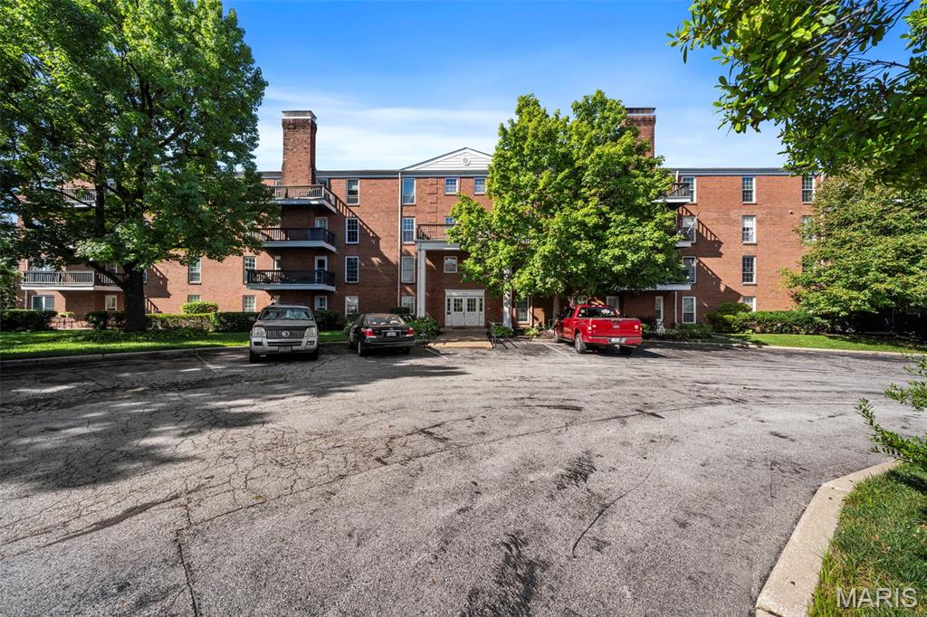 Manor Condominiums At Oxford Hill The - Residential