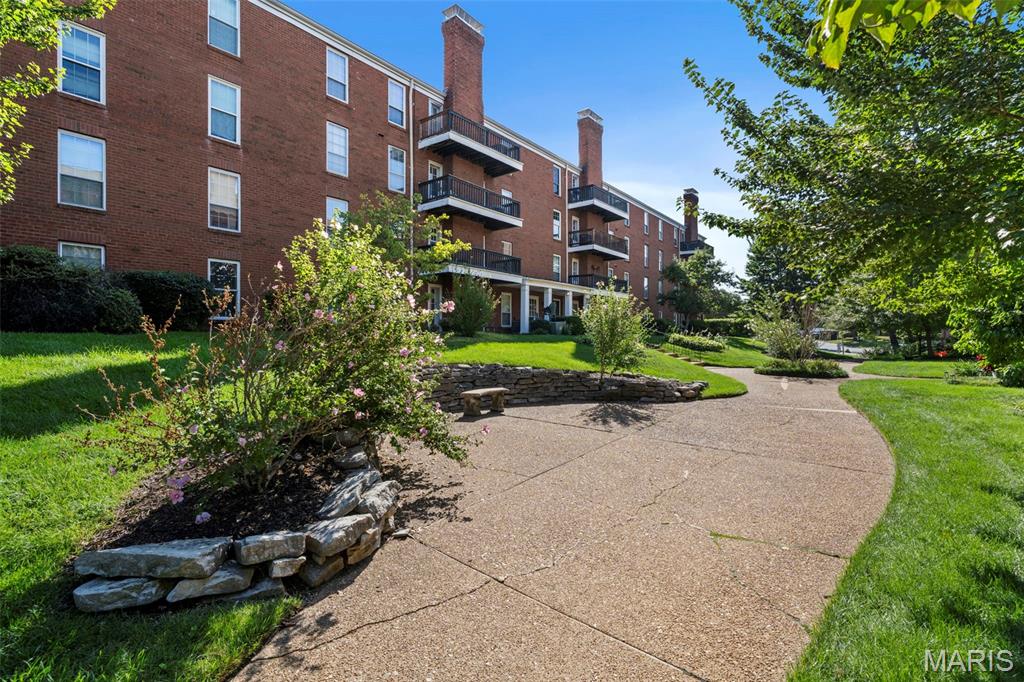 Manor Condominiums At Oxford Hill The - Residential