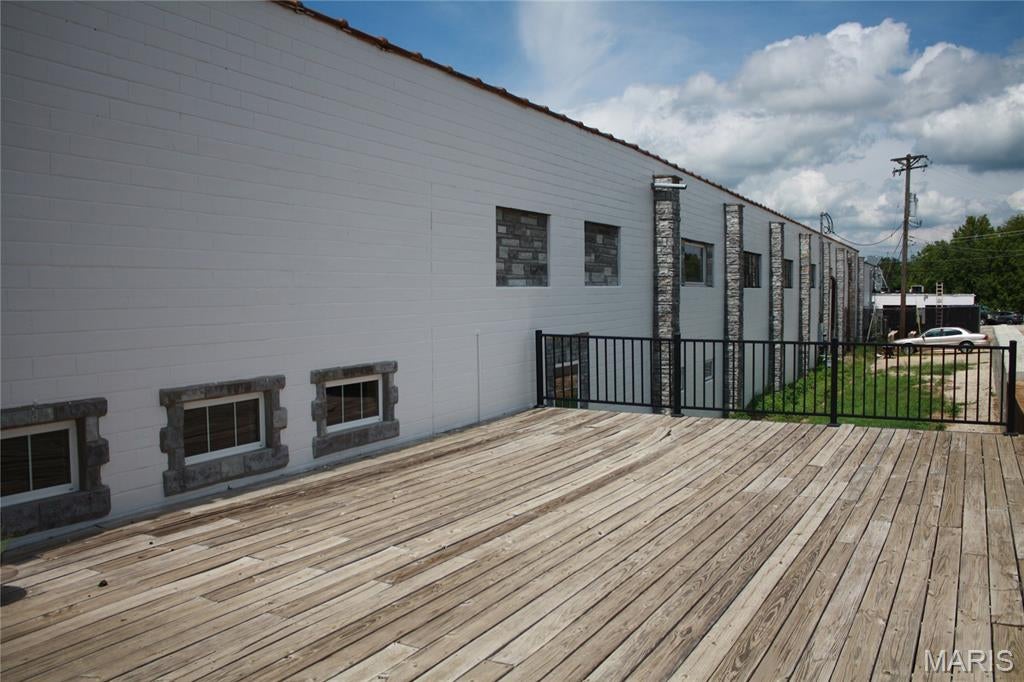 Town/Newtown - Commercial Sale
