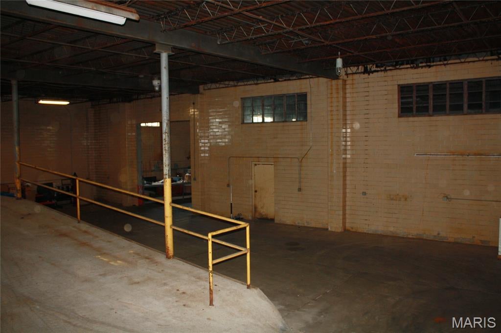 Town/Newtown - Commercial Sale