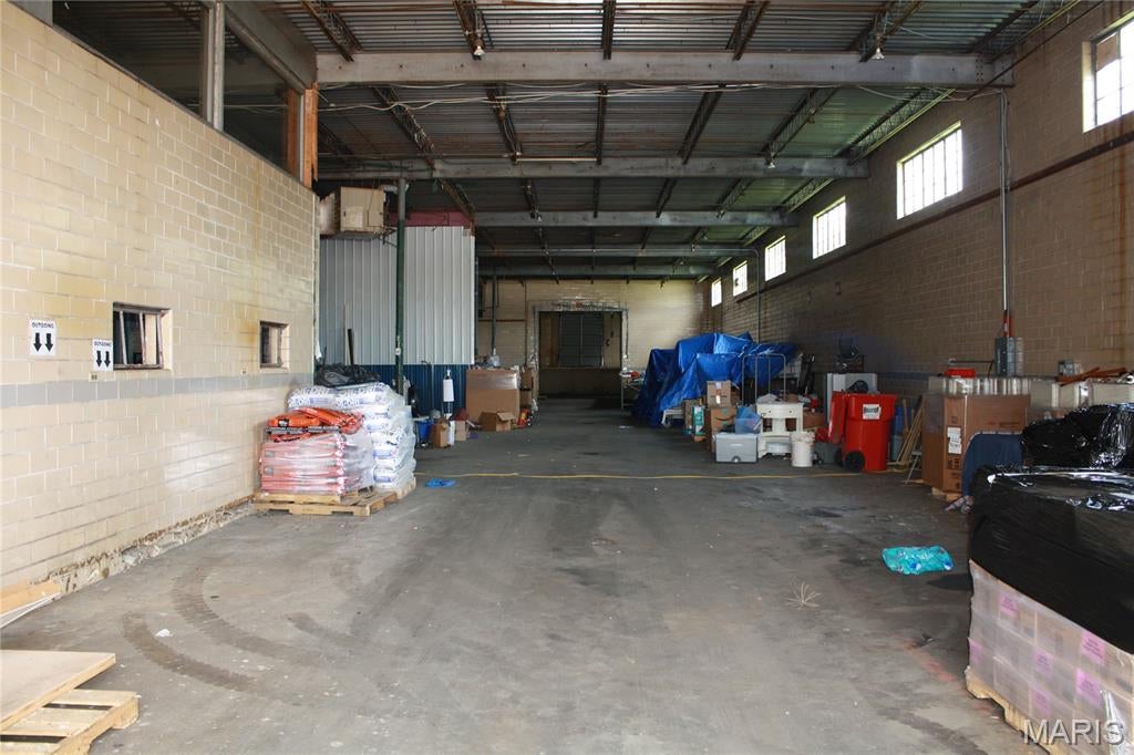 Town/Newtown - Commercial Sale