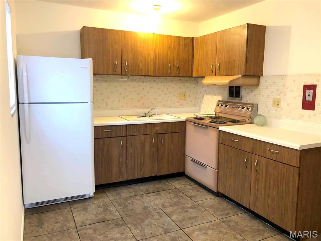 NOT IN A SUBDIVISION - Residential Lease