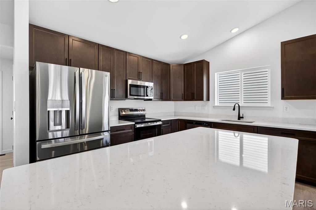 Majestic Lakes - Residential