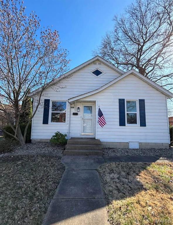 Updated, Move-In Ready Home with Major Improvements in a Prime Location

Charming 3-bedroom, 1-bath home located within walking distance to the elementary school and community pool and nearby the town square, restaurants, and shops.

This home was fully remodeled just 2 years ago and features fresh paint, all new windows, kitchen cabinets and countertops, stainless steel appliances, flooring, HVAC system, water heater, and updated water lines.

Enjoy a fenced-in backyard and a large detached storage shed with ample space for tools, equipment, or workshop use.

Conveniently situated in Highland with easy access to local amenities, this home provides a great combination of updates, location, and value.

Disclosure: Basement has experienced occasional moisture during heavy rains.

Great for buyers looking for a move-in ready home with major updates already completed.
