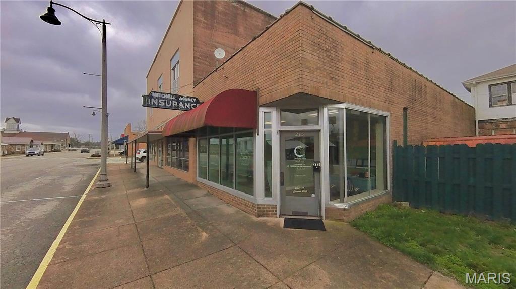 Updated Commercial Building on Main Street. (Grand Ave). Used to be an insurance office. Currently, it's being used for massage therapy. Endless possibilities with large front picture windows. tile reception area. Has a 1/2 bath and a Spot for a washer/dryer hook-up. There's an existing sign on the building. Could use the pole. Pull in garage storage behind the building. Also has upstairs storage. This building is in good shape and ready for its new owners.
The seller is selling a building and land. Could be used for a rental income.