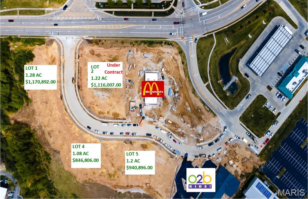 Lots for sale
Lease or possible build to suit
$18-$22 PSF
Going to work side of the road
Hwy 40/64 Exit
Close proximity to Hwy I-70