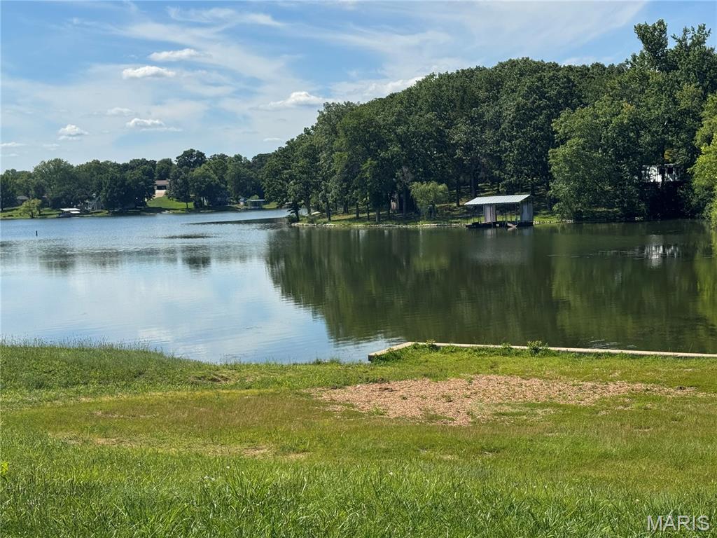 Lake St Clair - Land