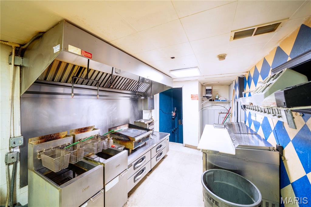 Sanford-Ellis Sub - Commercial Sale
