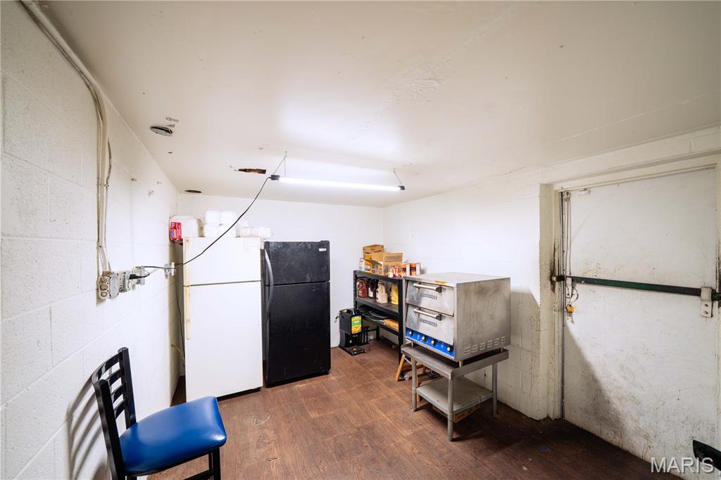 Sanford-Ellis Sub - Commercial Sale