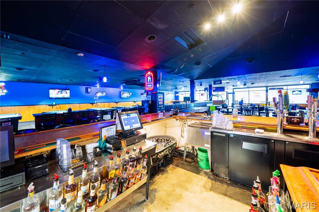 Sanford-Ellis Sub - Commercial Sale