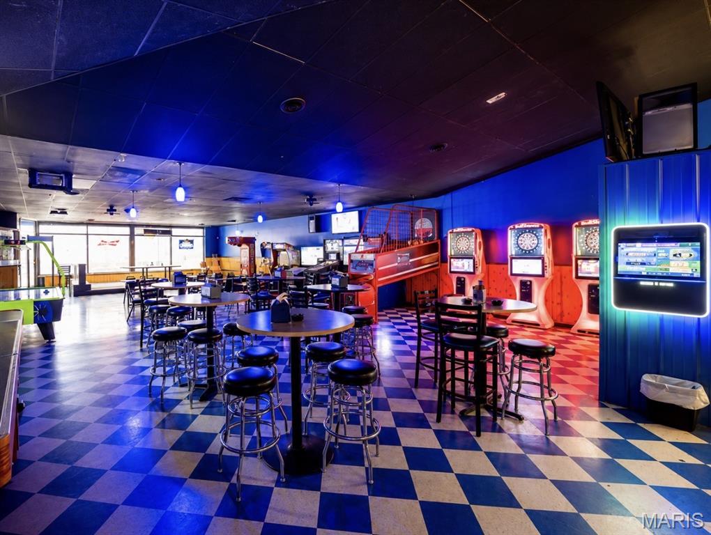 Sanford-Ellis Sub - Commercial Sale