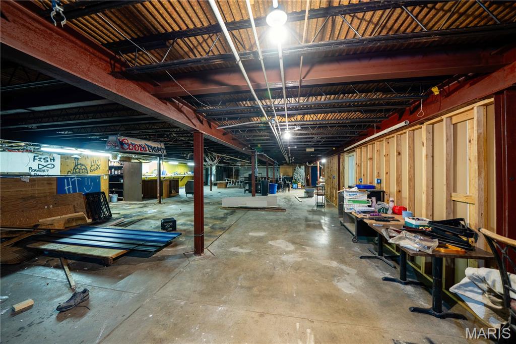 Sanford-Ellis Sub - Commercial Sale