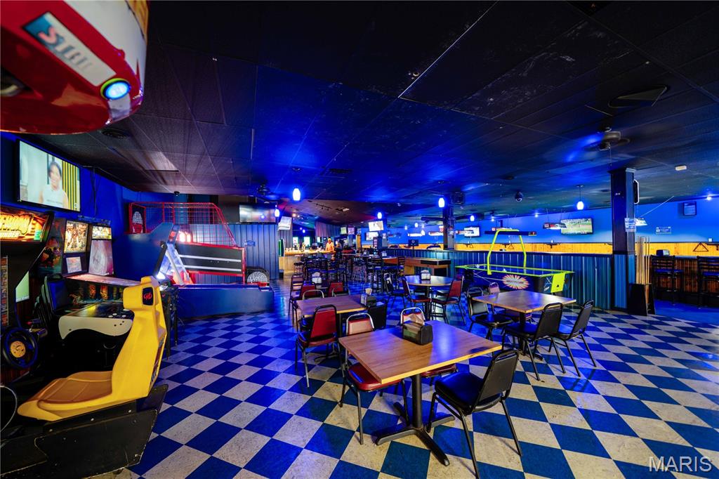 Sanford-Ellis Sub - Commercial Sale