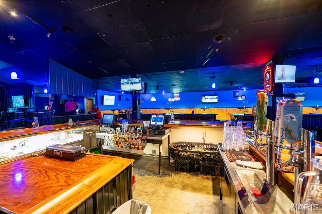 Sanford-Ellis Sub - Commercial Sale