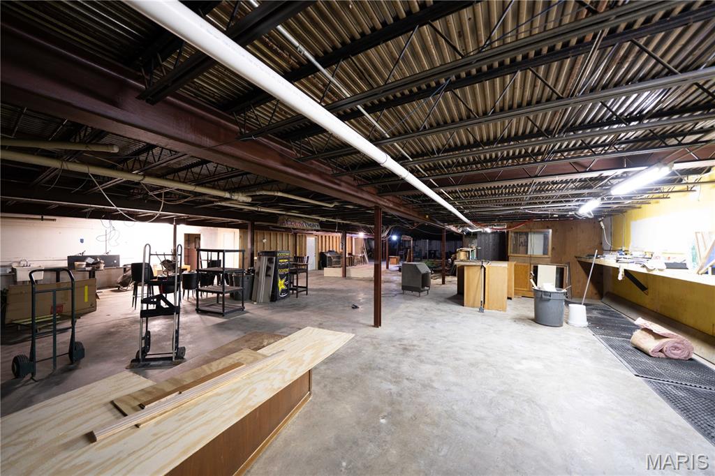 Sanford-Ellis Sub - Commercial Sale