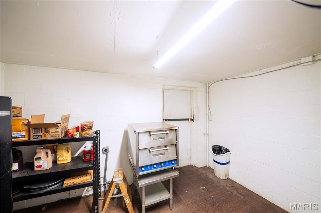 Sanford-Ellis Sub - Commercial Sale