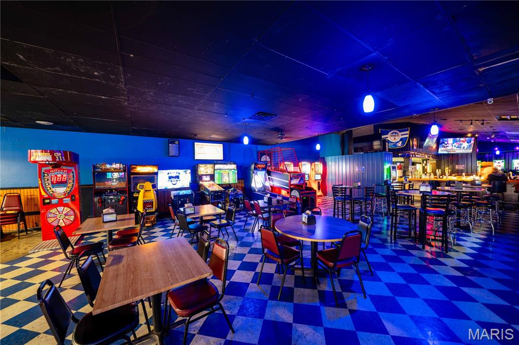 Sanford-Ellis Sub - Commercial Sale