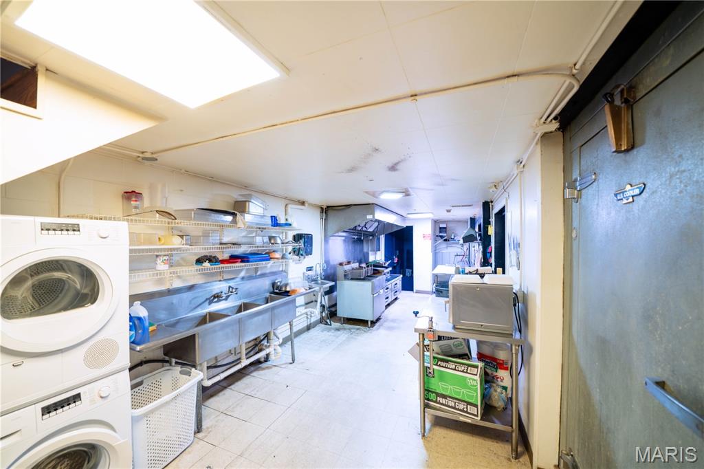 Sanford-Ellis Sub - Commercial Sale